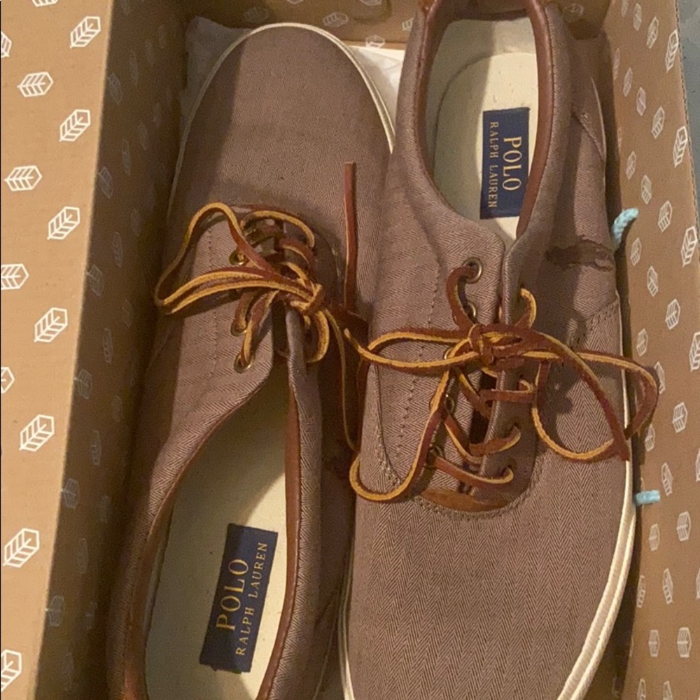 Polos